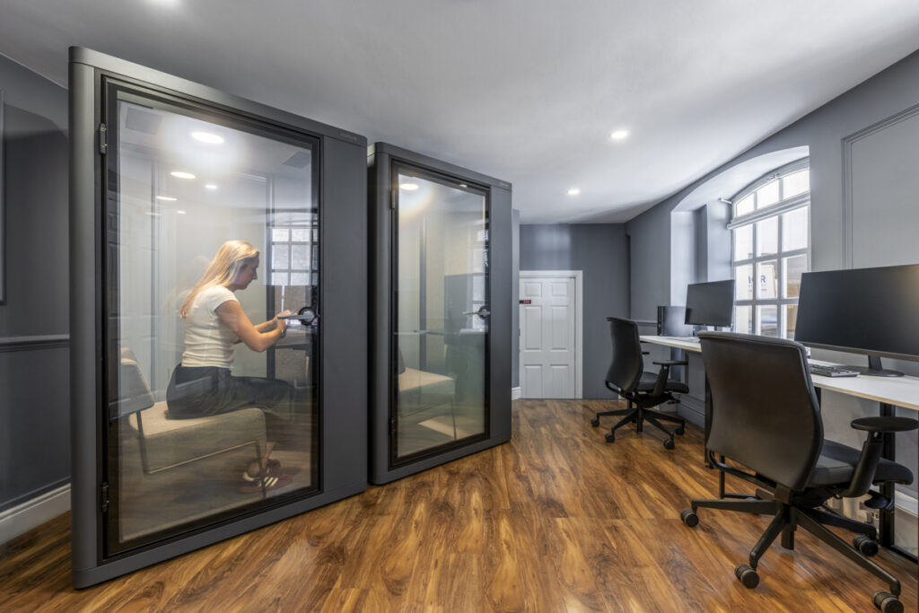 Lume - Eden Rock - Office Curator - SMALL-10